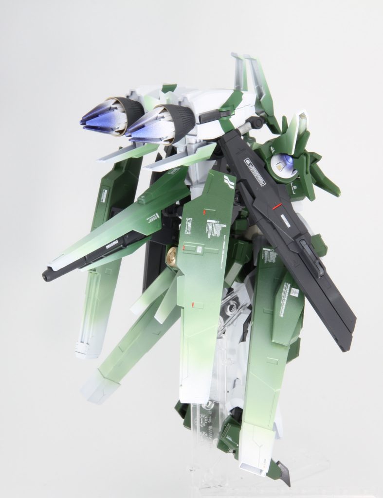 フルバーストモードになると、前面に全て展開できる仕様になっています。