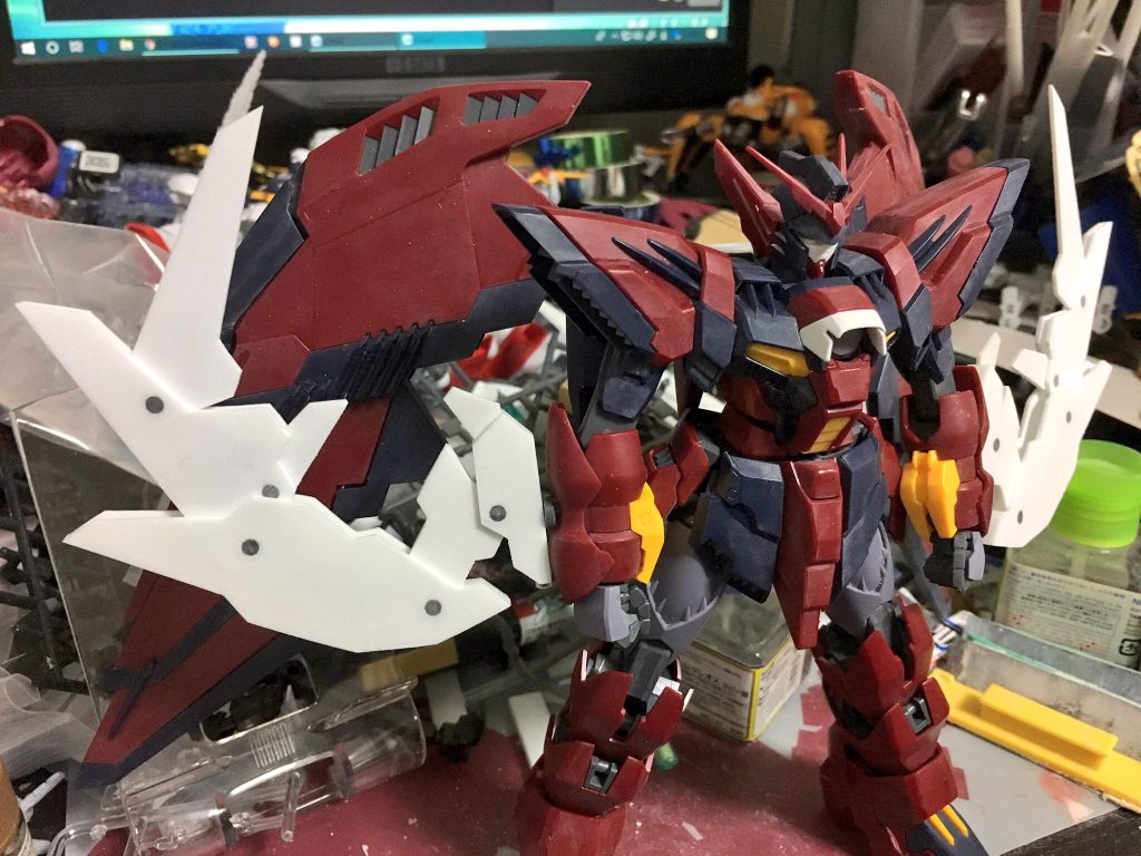 軸はKPSのランナーを使用。
各穴はハの字に切り欠いて塗装後に組めるようにしています。