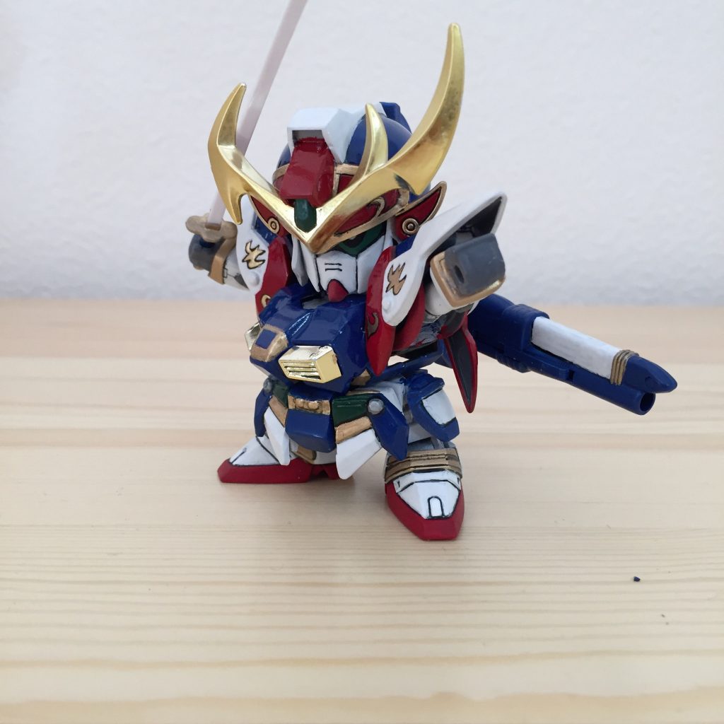 可動はさほど変わらず。鎧はツヤありで作りました！