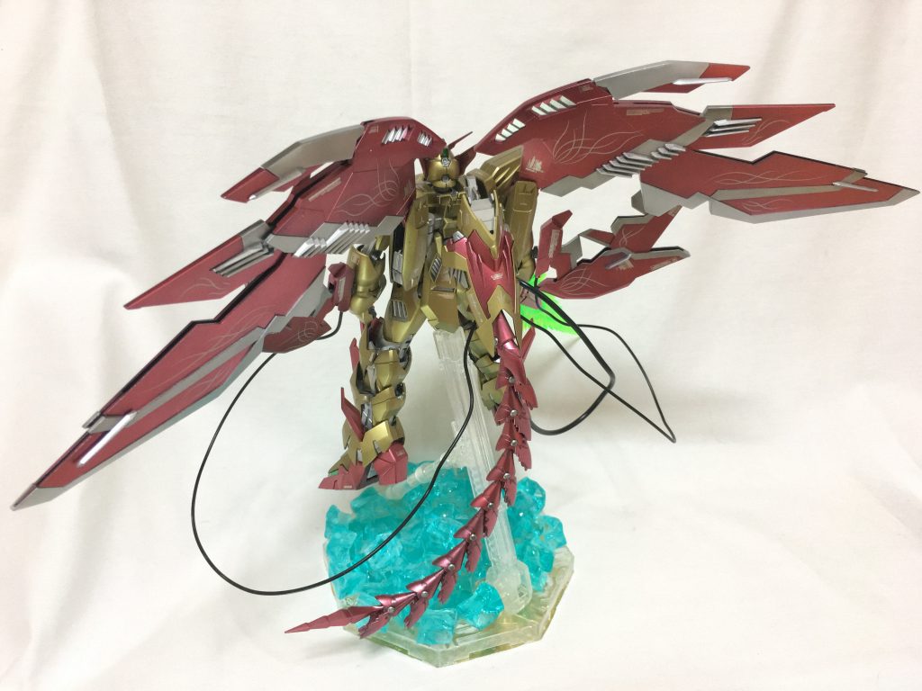 展開時背面。
そのままだとウイングが垂れてくるのでビニールを挟むなどして調整しています。