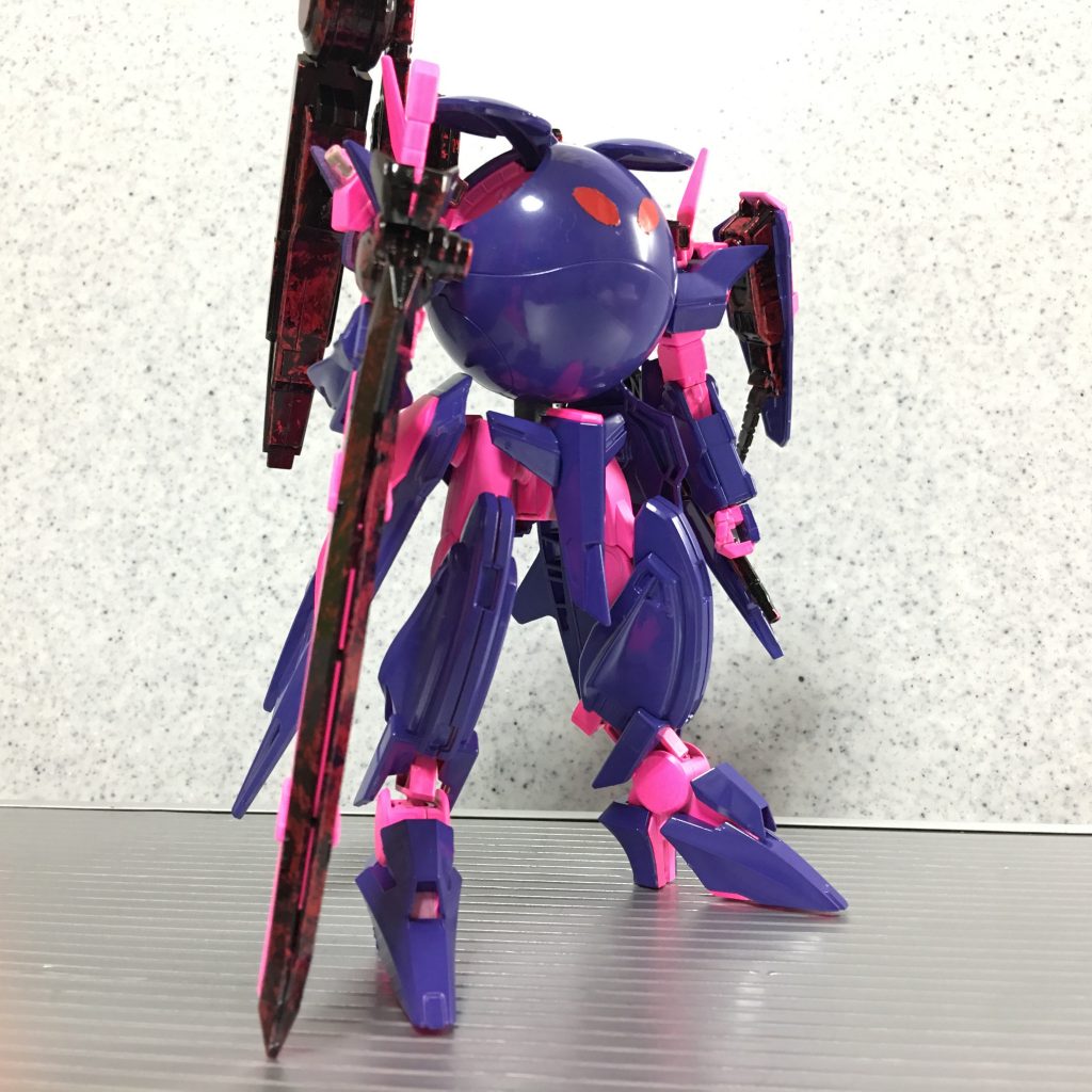 ( 。・v・。)ノ ハロの釣り目は、赤いホイルシールから楕円スケールで切り出したものを貼り付けています。
(シャーネーナ!シャーネーナ!)