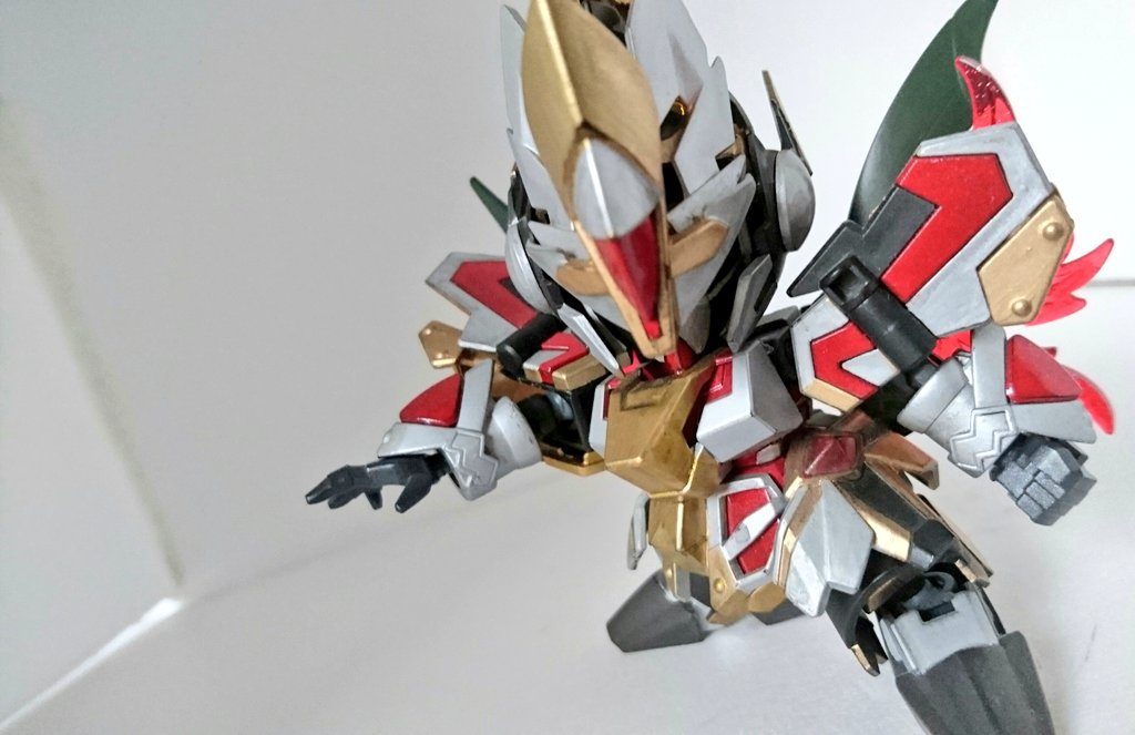 ・転職(クラスチェンジ)
額のルーンパワーを貯めた石により転職を行う。

・変形方法
通常の騎士ユニコーンと同等の変形を行い、両腕を入れ換える。
最後にバックパックを上下逆さにつけ直すことで変形完了。