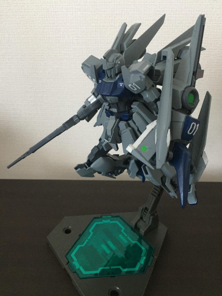 出撃シーンを再現した感じに。
Z系の機体は空中に浮いてるだけでも映えますよね