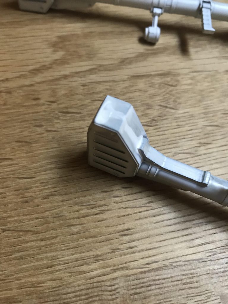 はじめてのサーフェイサーは吹き過ぎて一部が山に。。。