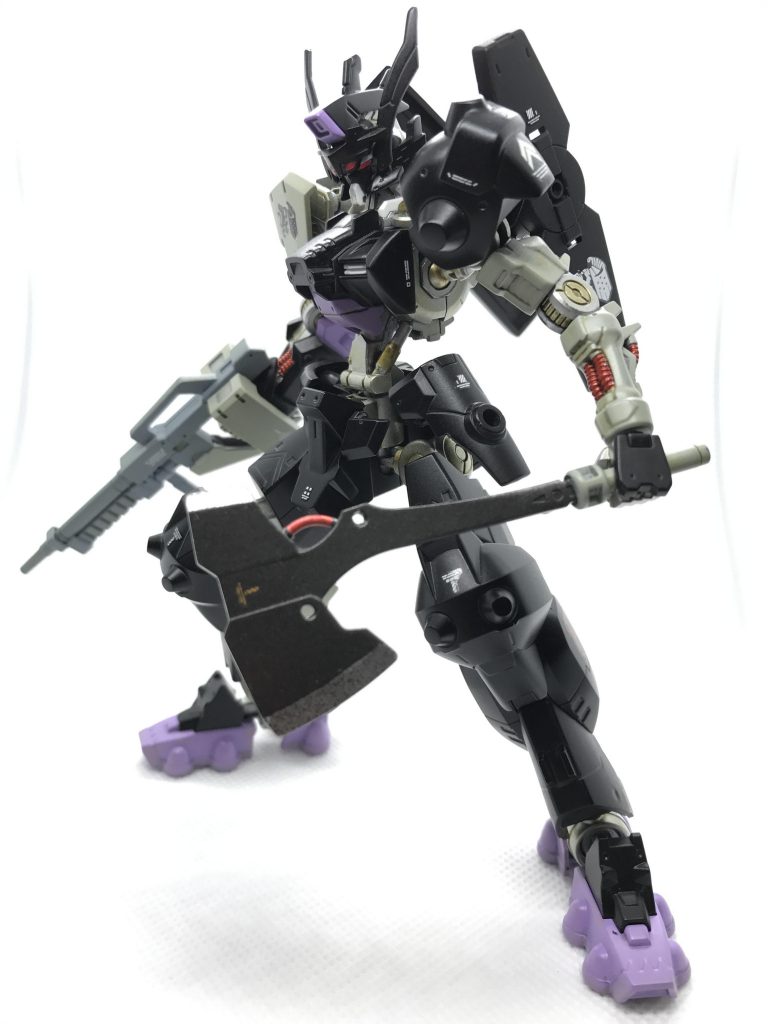 アックスやバインダー等グレイズ装備がマッチするように思います