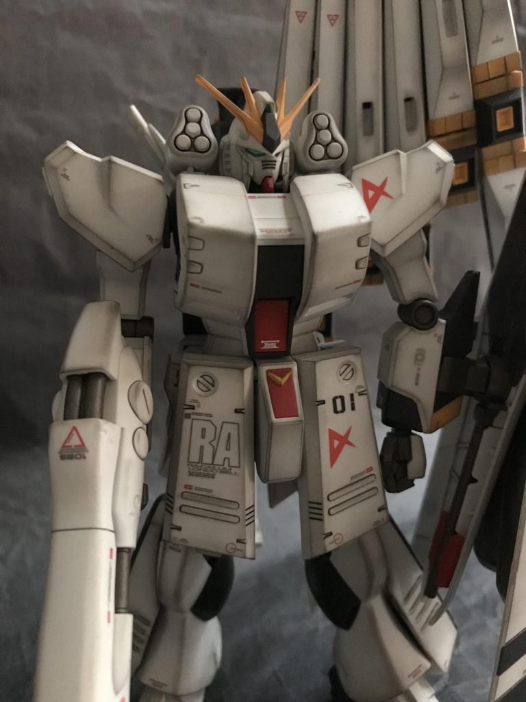 シャドウのおかげで立体感が増して、プラ感が払拭されますね。