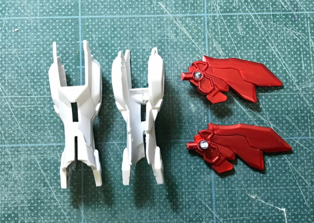 八鳥の羽（リアルモード時の脛）は中をくりぬいてアーマーは状に改造。