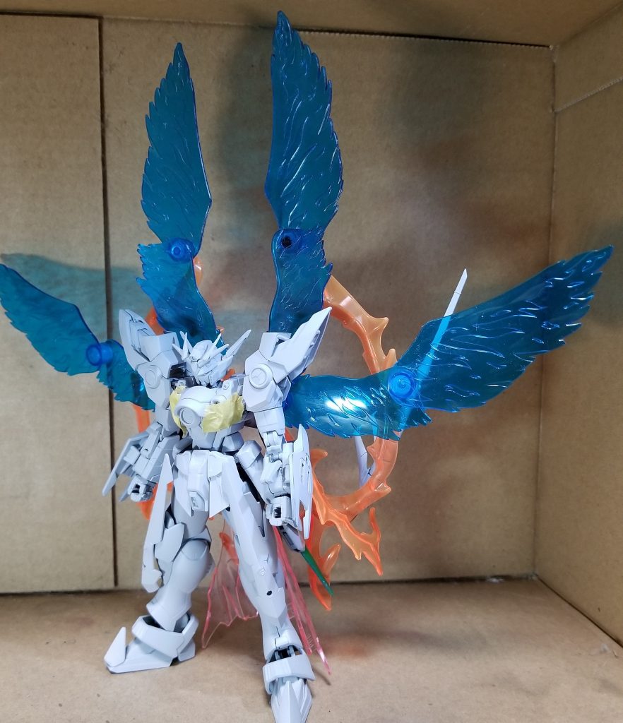 最終案+サフ(バースト時)
翼や炎のエフェクト、マントは全てクリアパーツです。