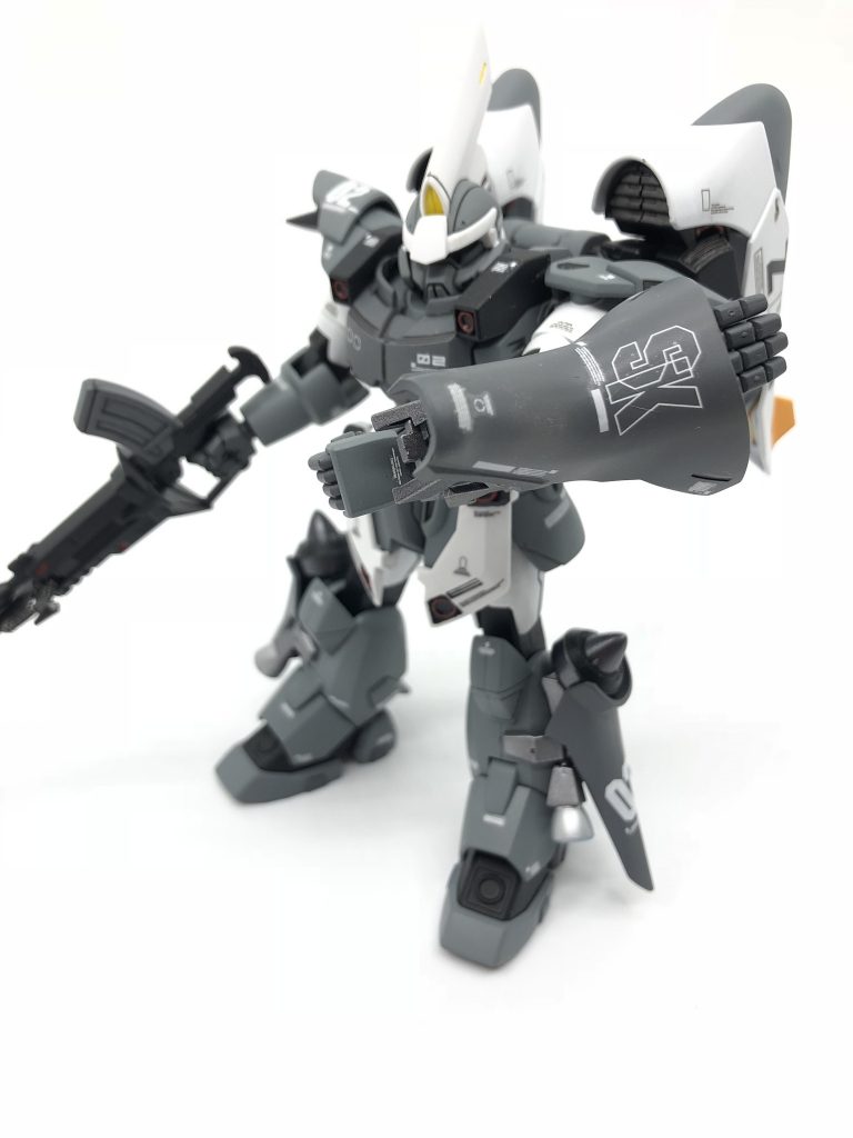 サブナックル。モチーフはガンダムアスタロト。