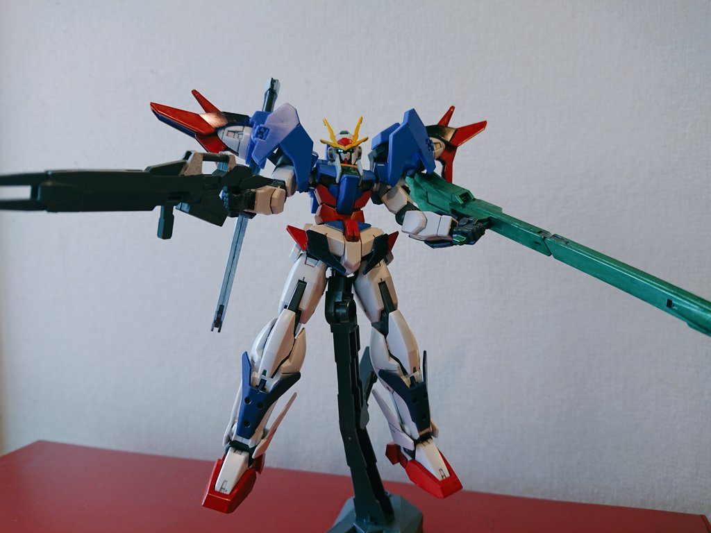 高エネルギー長射程ビーム砲風ロングライフル(長い)は本物と同じ色には出来なかったので、それっぽく。ビームライフルはよく分からなかったのでとりあえずシンプルに。