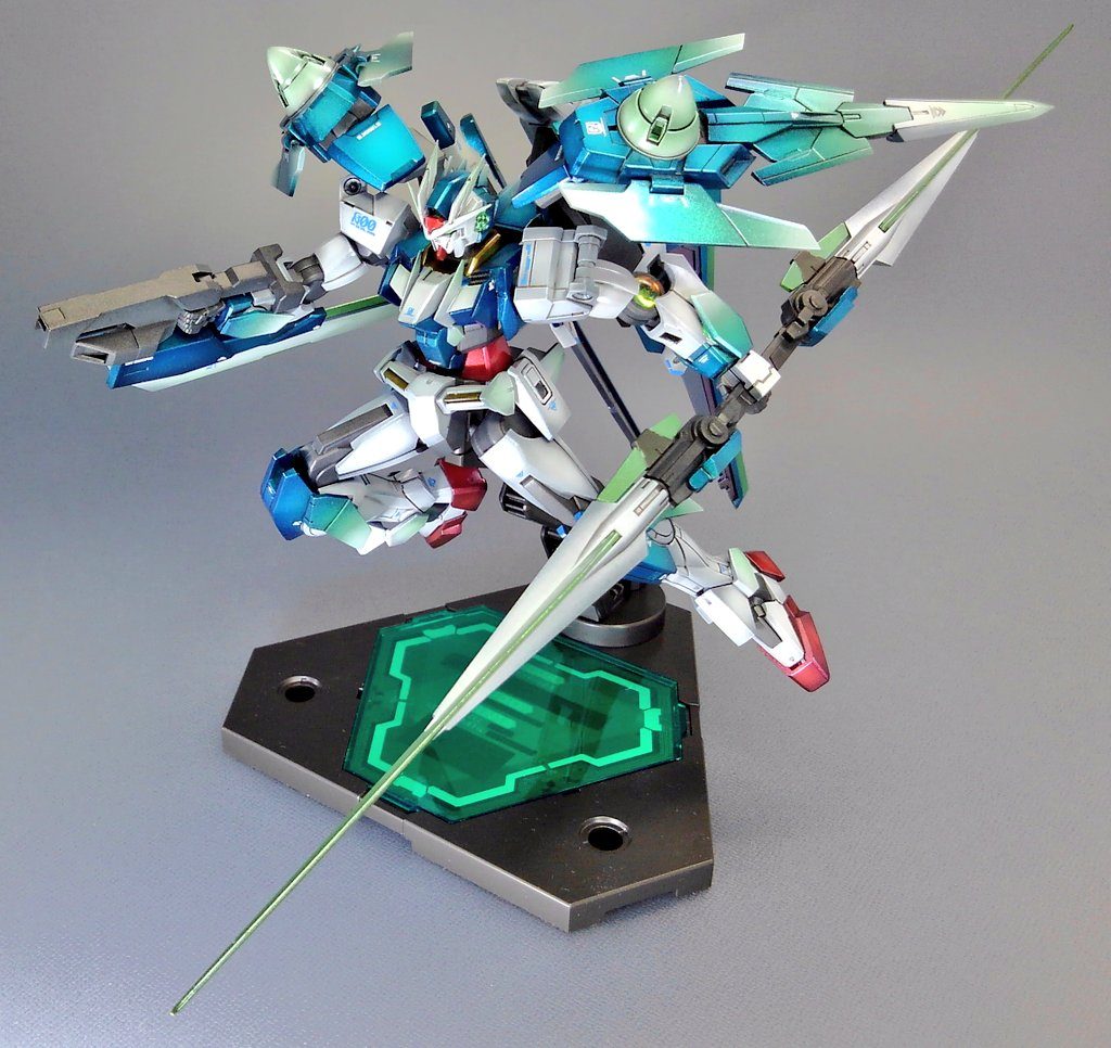 GNソードⅡは、トランザムライザーのパーツを使用し連結可能です。