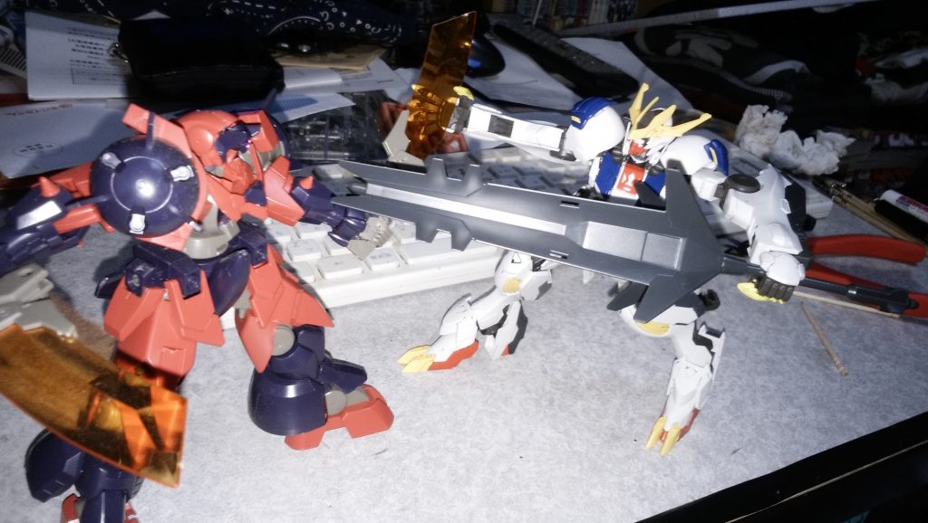 レクスのメイス対艦想定しているだけあってでかいですね

オルガ、次は何をすればいい？

ミカ…………………潰せ