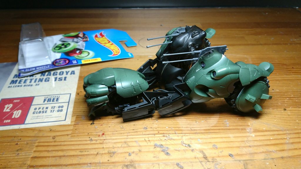 グシオンは甲羅が似合う生き物。この後、ボディは筆塗りで甲羅っぽく仕上げました。