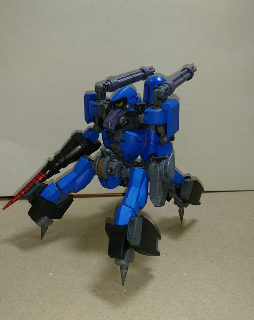 鉄華団によって発掘され、セブンスターズ主席の一人の愚行によって再起動した、モビルアーマー。
また何処かで復活しないとも限らない。故に、甦った天使を撃破すべく、開発された機体である。