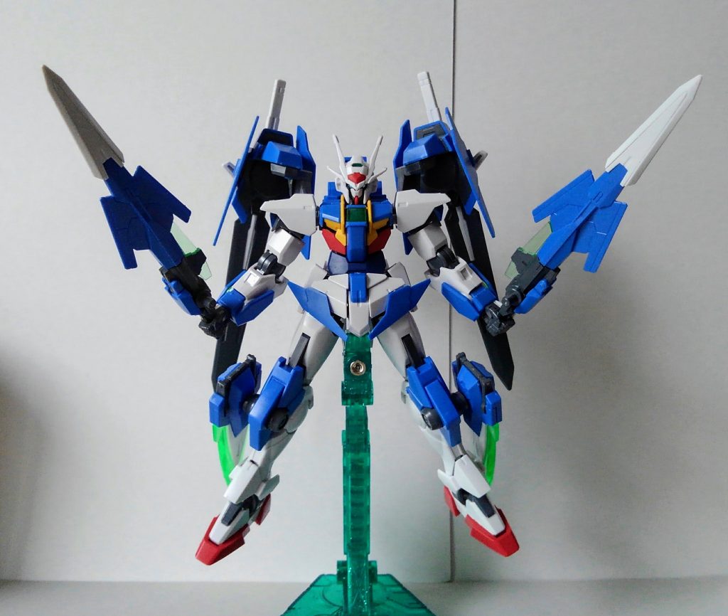 腰左右にマウントするスーパーGNソードⅡ