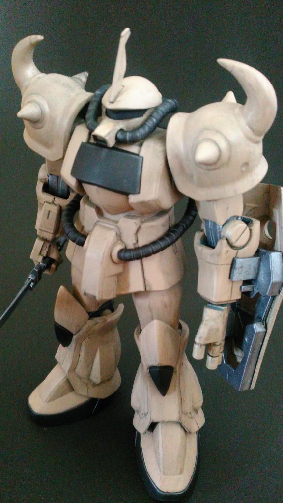 はじめに全身タンカラーにしたら砂の彫刻のようになってしまいました。