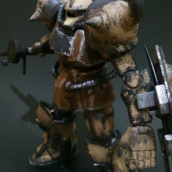 グフ 砂漠塗装(ウェザリング過多)