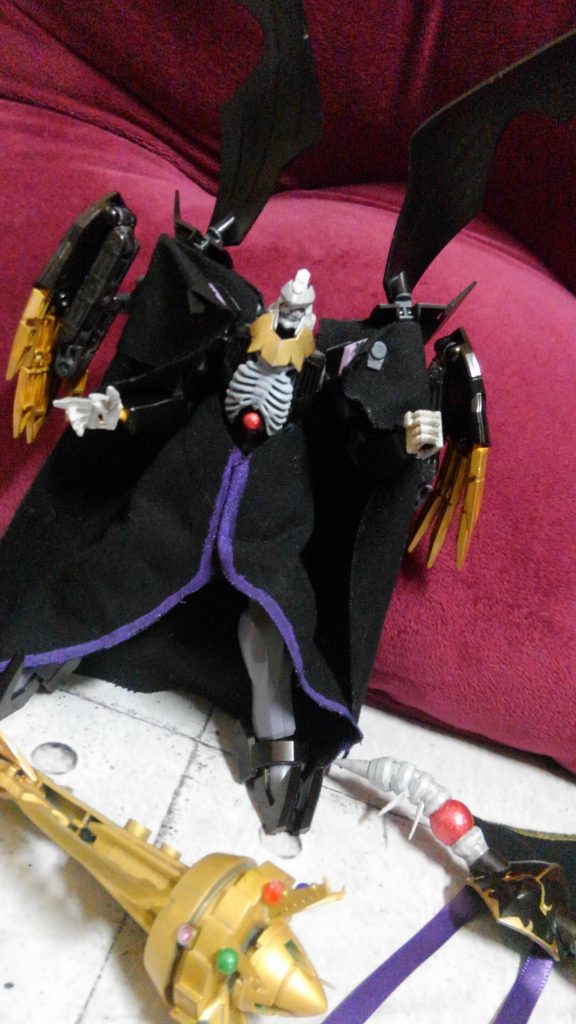 接着してしまったので布は外せませんが見えない部分は殆んど塗装はしてないです