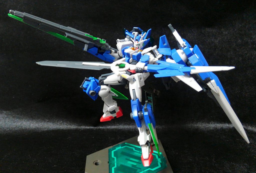 ダブルオーダイバーエースにセブンソードの武器とクアンタのシールドを装備♪
（その日によって装備は変わります。）