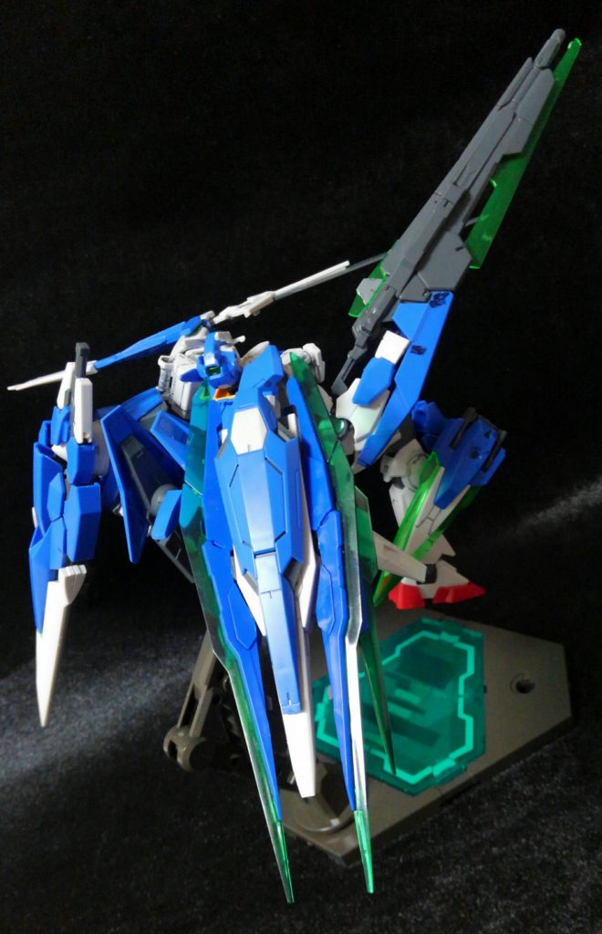 実はクアンタのシールドだけRGのものです（この一体だけでプチッガイ何体分の金額が･･･）