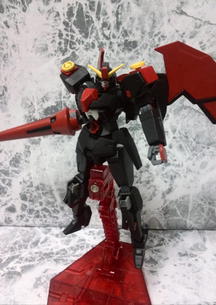 カイザーセラフィムガンダム
エピオンのパーツを使い、エピオン要素を入れました

メイン武器はGNランス改