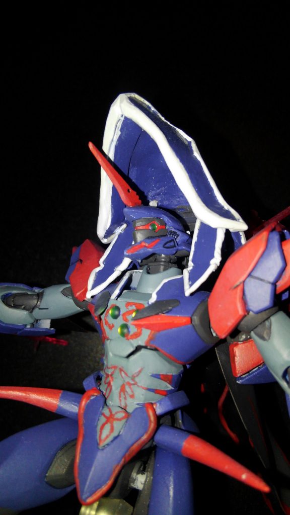 サブ兵装：ビームバスター《アンサス》。
ルーンの加護を上乗せした三門の収束レンズより放たれる高火力の内蔵型ビーム砲。
しかし宝具へのエネルギー供給が大半を占める為宝具展開中は撃つことができない欠点を持つ。