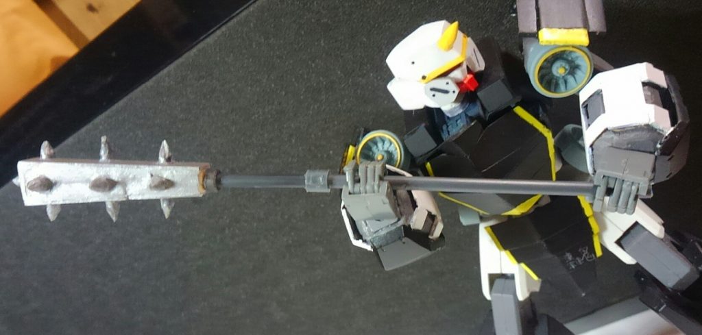 轟鬼は基本、後方支援を主としているが近距離戦を想定して打撃用武器「鬼棒(きぼう)」を装備も可能。