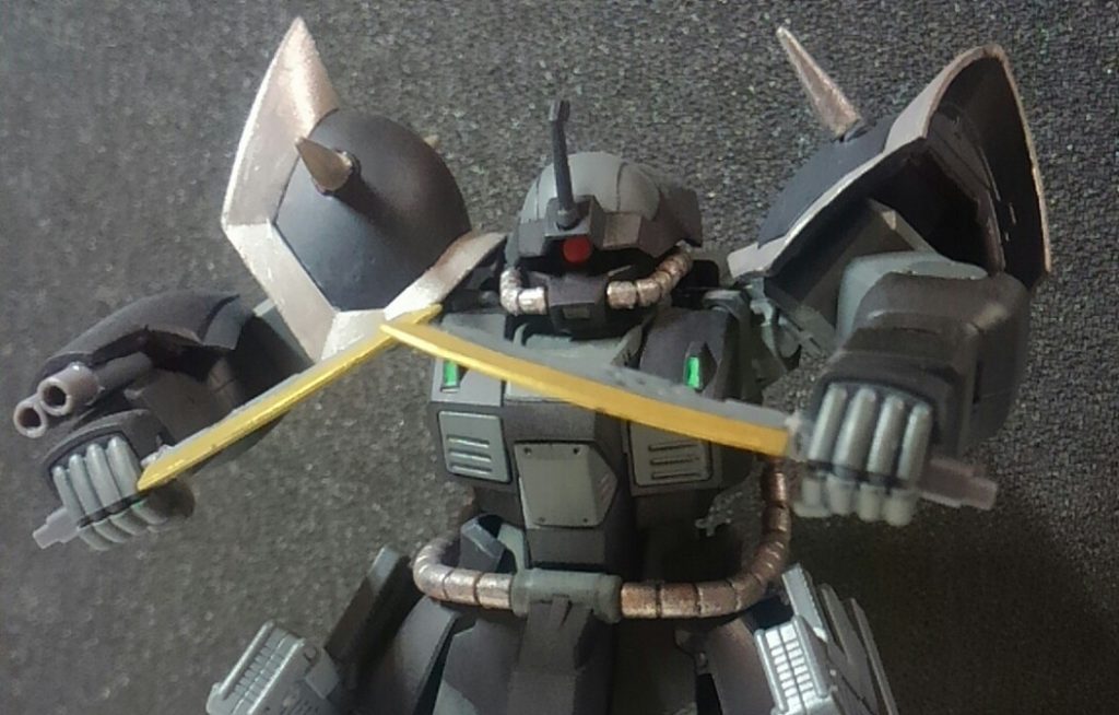 メイン近接武装のヒートダガーです
イフリート系と言えば近接武装がメイン武装みたいなところありますよね~
本当はヒート剣的なのを装備させたかったのですが、余ってたのがザクⅡF2のヒートホークだったので改良してみました