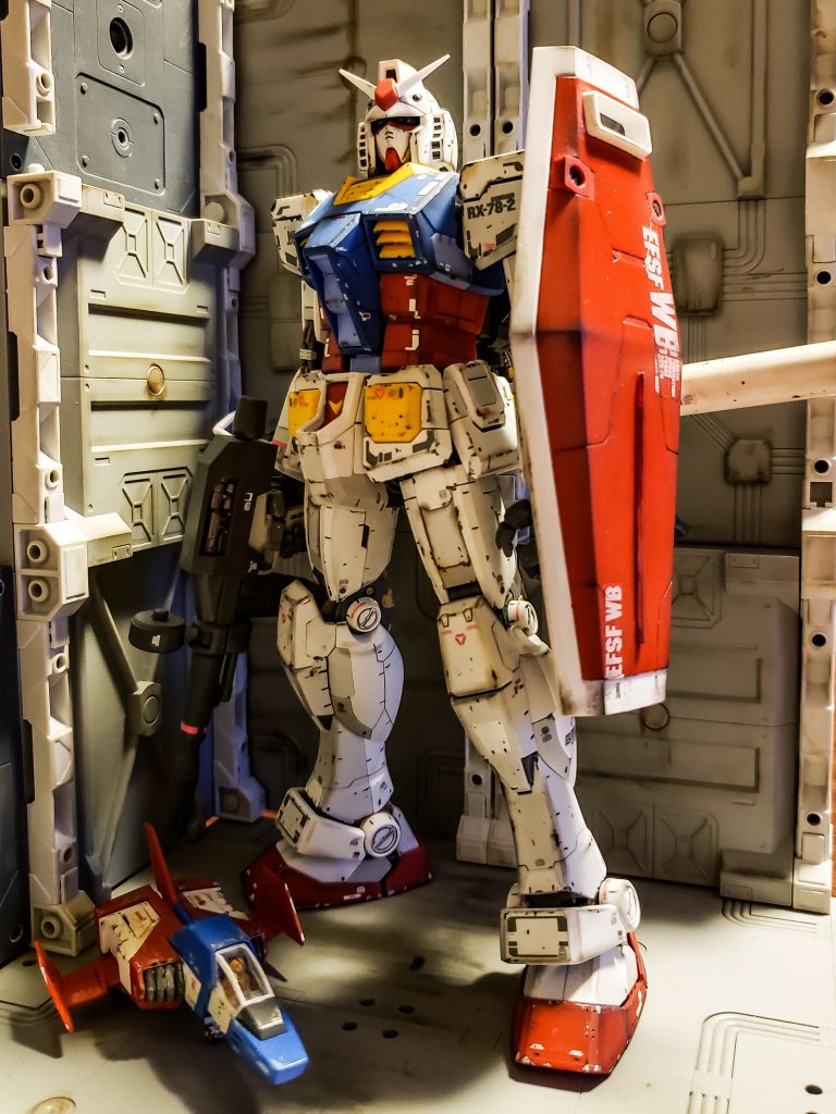 シールドは黄色の十字マークが好きではないので、プラ棒を使ってver.kaの形状に寄せてます。