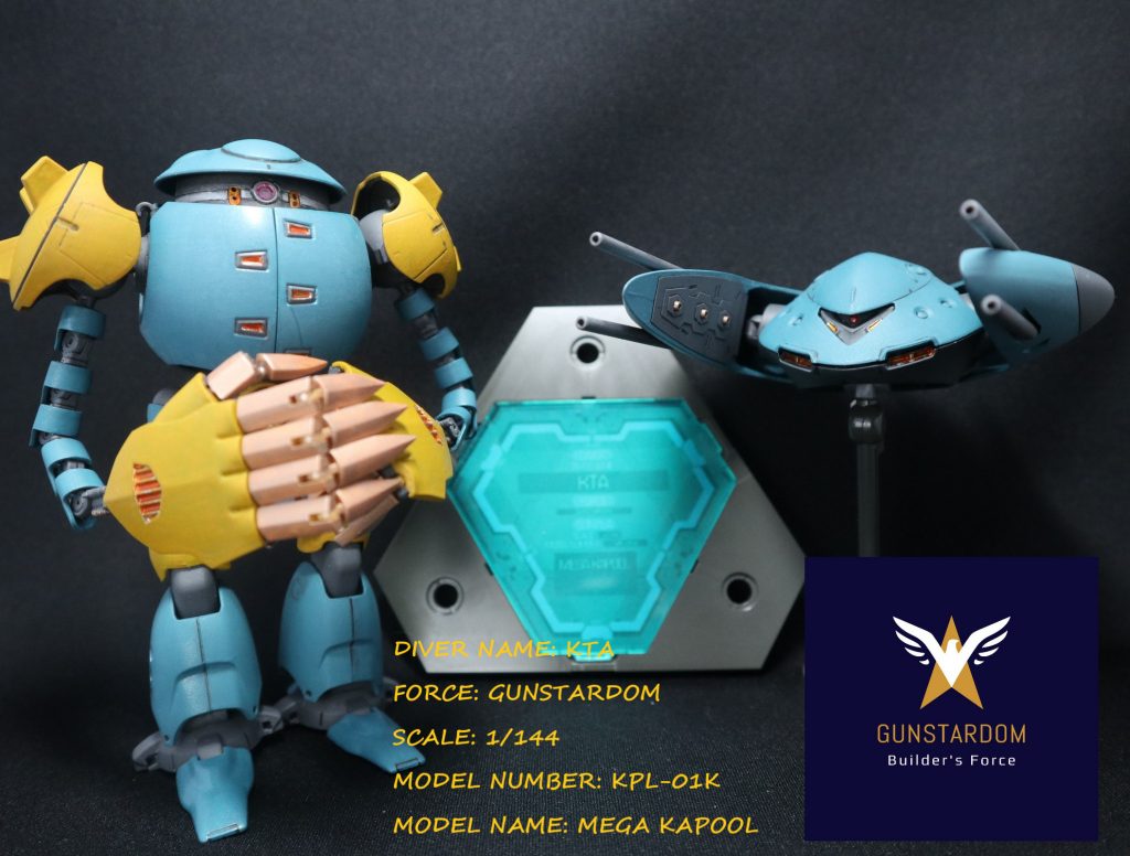 スタティックデイスプレー。バックバックは支援機としても活躍します。
武装は、ハイメガ粒子砲、腹部メガ粒子砲、デッドエンド・ナックル、デッドエンド・クロー、M68連装砲x4門、MMI-TT101Mk9高速誘導魚雷