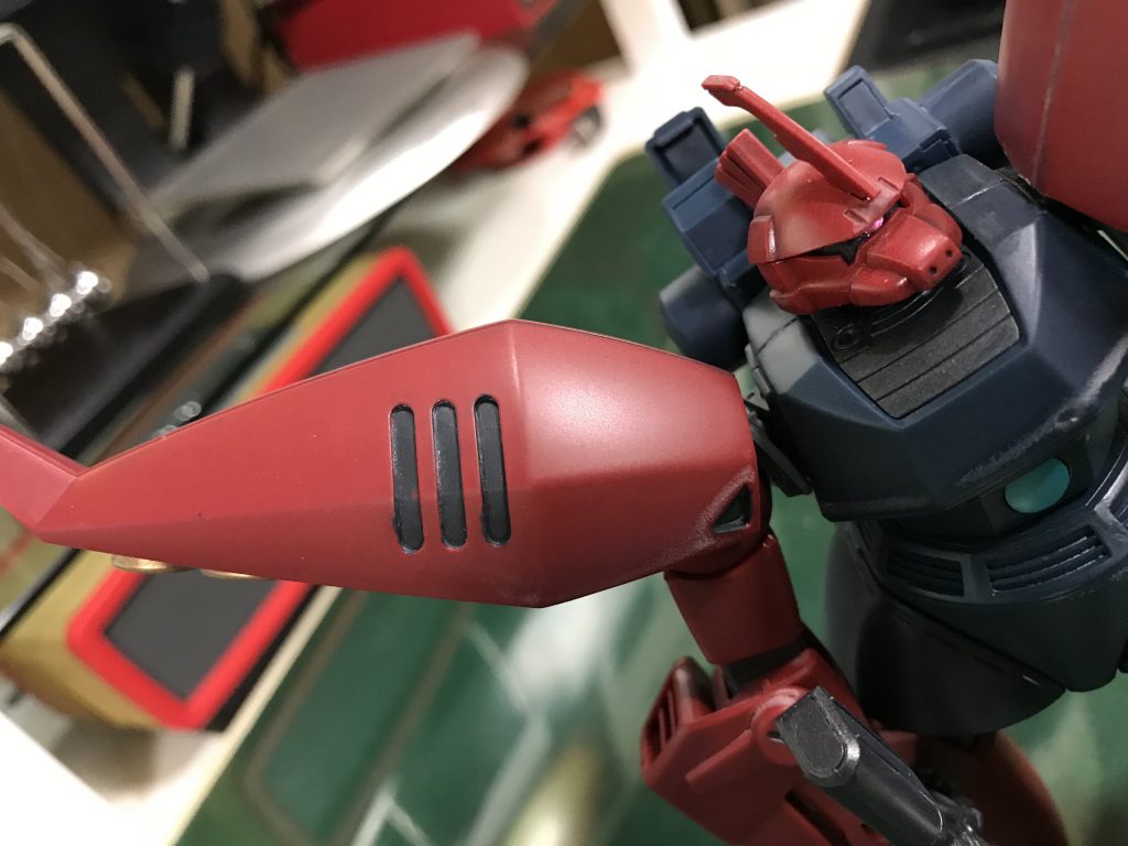 Hアイズに交換してます。