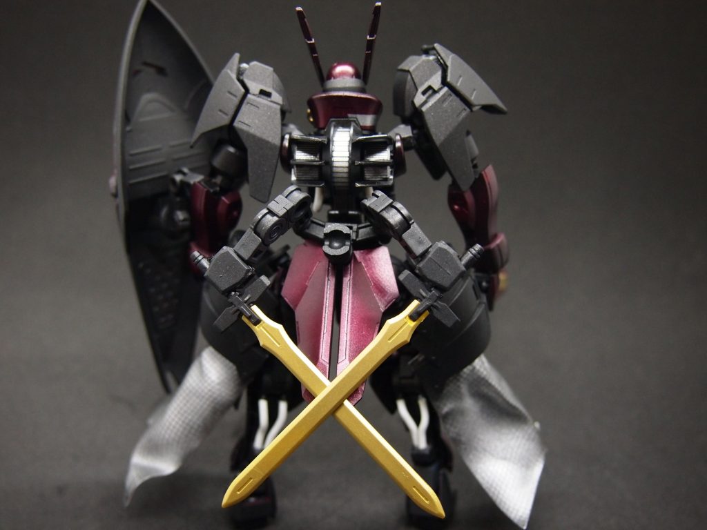 なおフレーム自体にはまったく手を加えていない。これも兵器としての
運用を優先した結果である。
ペットネームの由来は、その騎士然としたフォルムと部隊章の十字から。