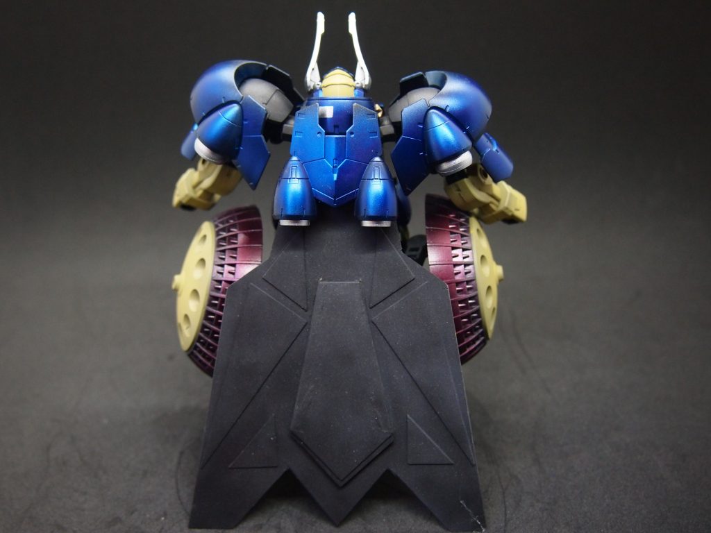 グリムゲルデクルセイダー同様、フレーム自体にはまったく手を加えていない。
背面の装甲に難のあったヴァルキュリアフレームであるが、
本機では、マント状シールドで対応している。
マント状シールドの装甲パターンはビーム兵器に対する特殊なパターンである。
ペットネームの由来は、シールドが古代戦車のそれに見えることからつけられた。