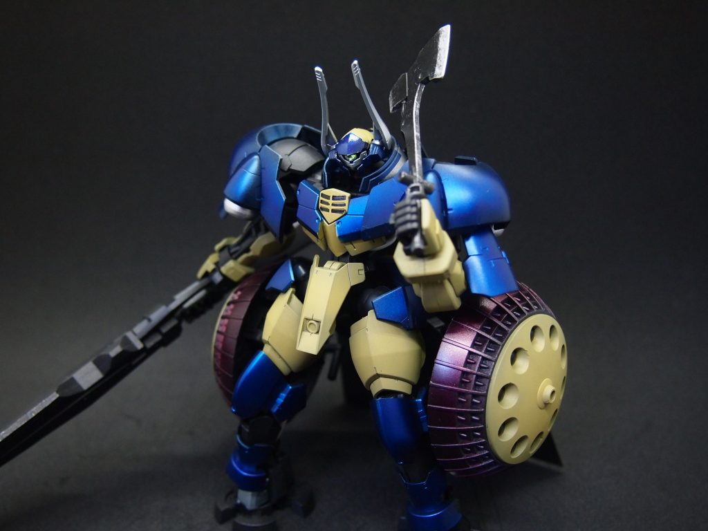 基本的に守備に専念するため、武器は携行しないが小型MAの掃討など状況に応じて装備する。