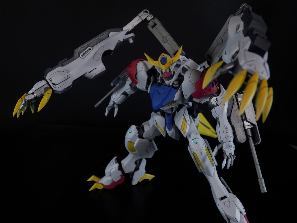 背面アームはＦＭ1/100ルプスレクスの腕部とアムアム、一部プラ板からの新造