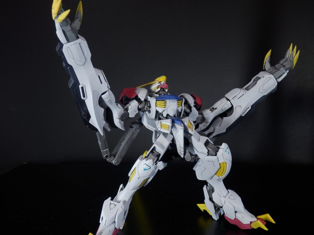 強力なパワーに説得力を持たせるって事で二つの腕が一つに合体するという方法を取ってみました。