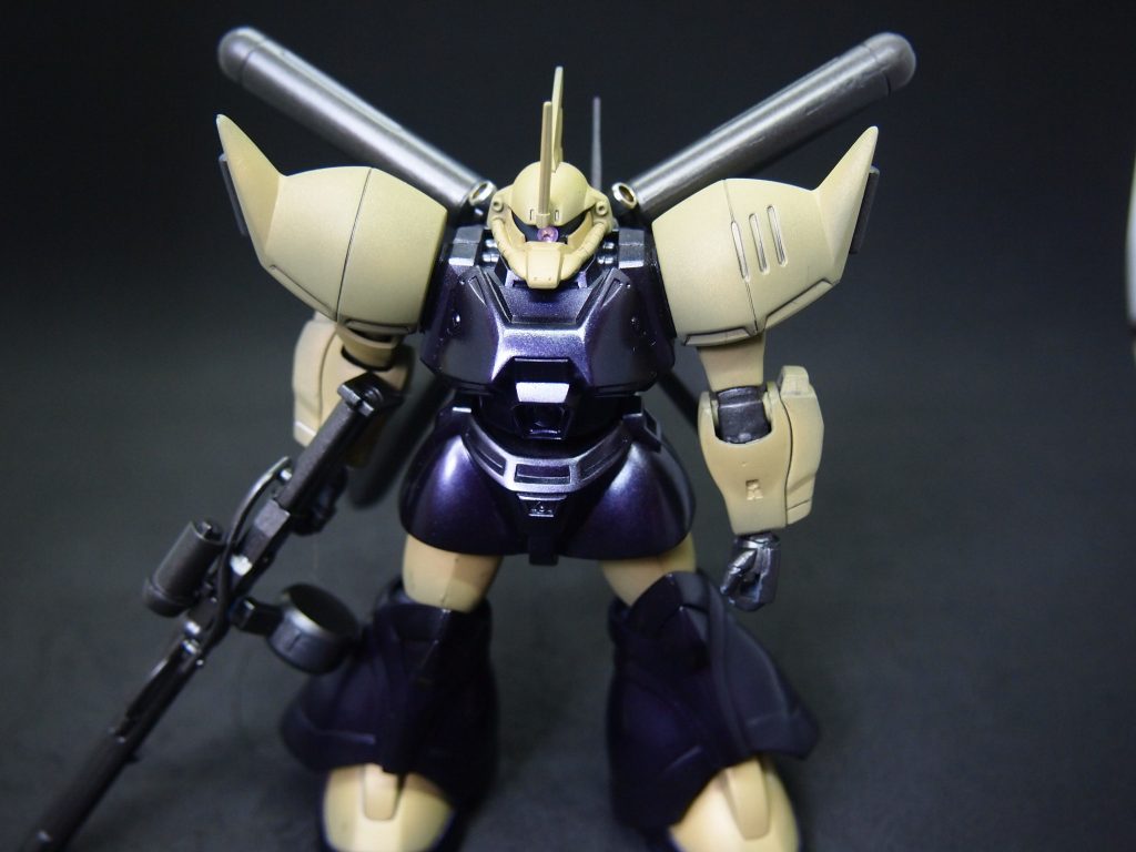 まずは正面。引き続きキャンディ塗装の練習を兼ねて
ボディーはメタルパープルに