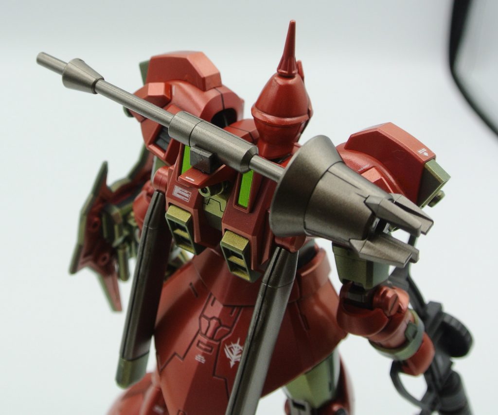 ビーム・ランスのホルダー。
ジム系に多く使われているシールド用の固定パーツを加工しました。