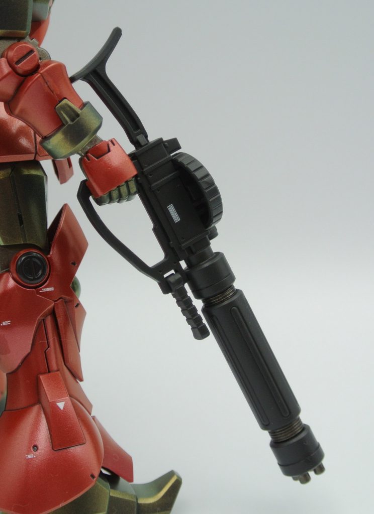 ザク・ガトリングガン。
ジャンクで転がっていたザク・マシンガン(キット不明)と、ガンダムアメイジングレッドウォーリアのガトリングガンを加工しました。