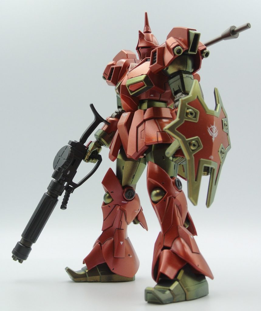 ザク・ガトリングガン装備。
ビーム・ランスはバックパック上部にマウント。