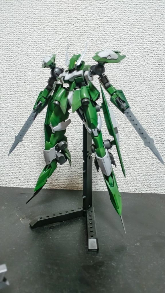 前面
HGの割りにはデカかったです