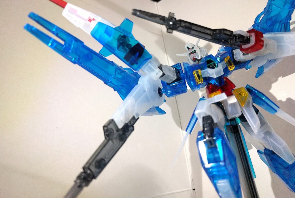 以上、ガンダムAGE-2アルティメスでした
実物を見るまではクリアカラーバージョンがあるとは知らず、アルティメス自体も初めて組みましたが流石はAGEシリーズのキットなだけあって色分けや可動域も優秀だと思いました