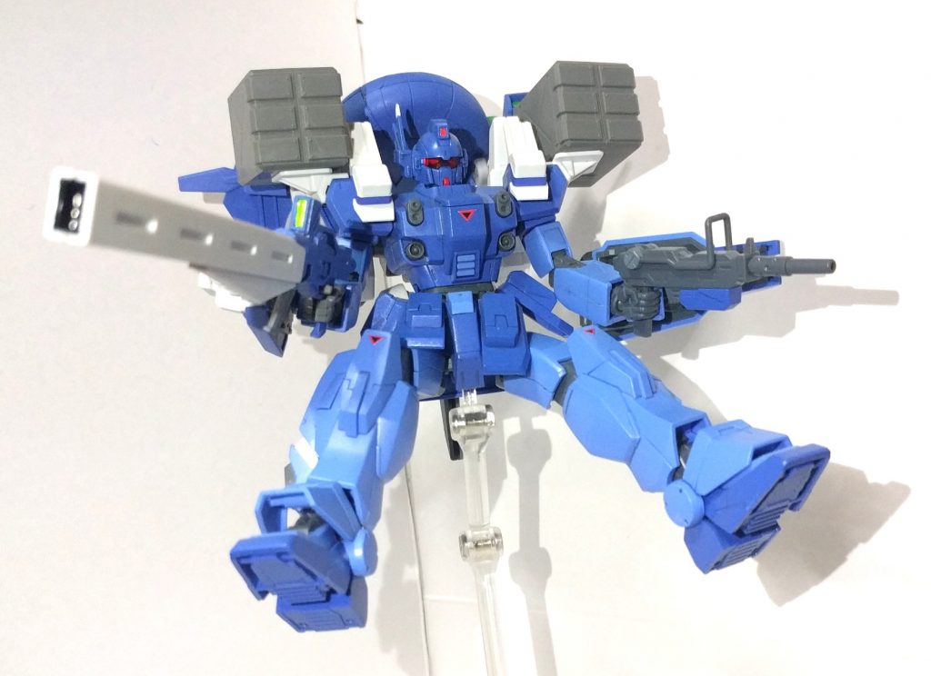 「ターゲットロック、全弾…撃ち込むっ!」