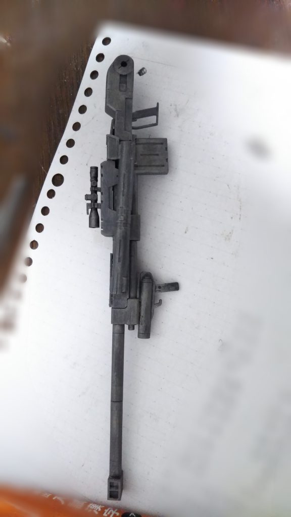 合わせ目消しと、横についてるのは交換用バレルケースです。