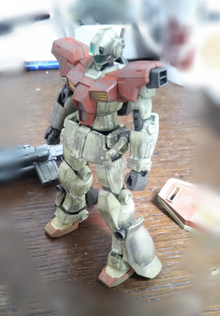 実はモノアイがバイザーの裏にあります…見えませんよね(;ω;)