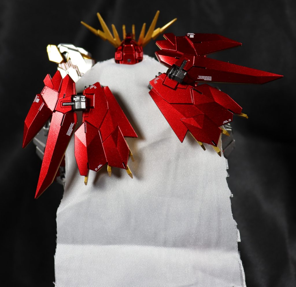 剣とアームド・アーマーXCの磁石がそれを取り付けられるようにする