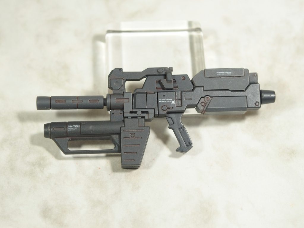 ◆メインウェポン : グレネード付きアサルトライフル
  これはビルダーズパーツ システムウェポン003をそのまま使用。
  ショートバレル&グレネードが特殊部隊っぽくて好きなんですが
  今まで似合う機体が手元に無く、ようやくの登板となりました。