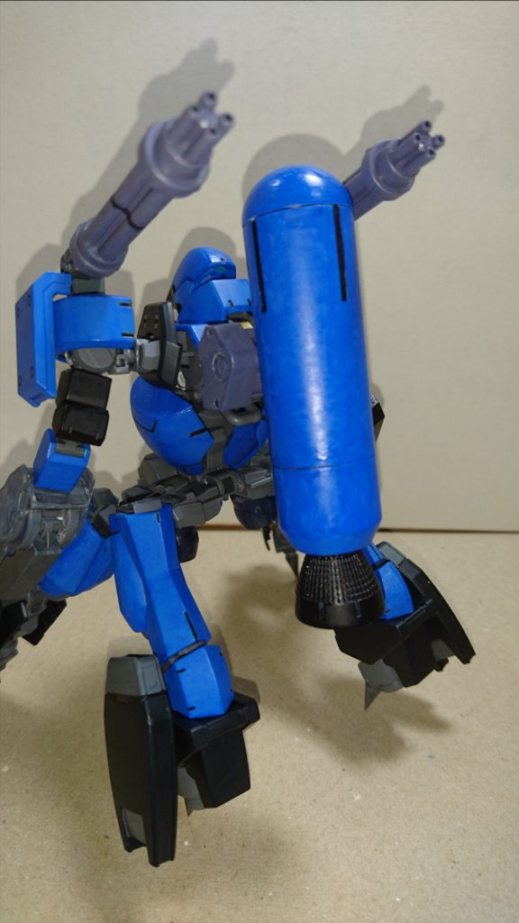 ・背部大型ブースター
・脚部ホバースラスター
・胴体と下半身1基ずつのエイハブ・リアクター
これらの運動エネルギーを活かし、さながらキマリスのような大推進力を生み出すことができ、天使を