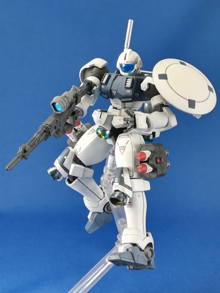 オプション装備（ミサイルポッド）
太もものハードポイントは3mm軸とネオジム磁石の併用で以前よりも多様な装備を装着できます。