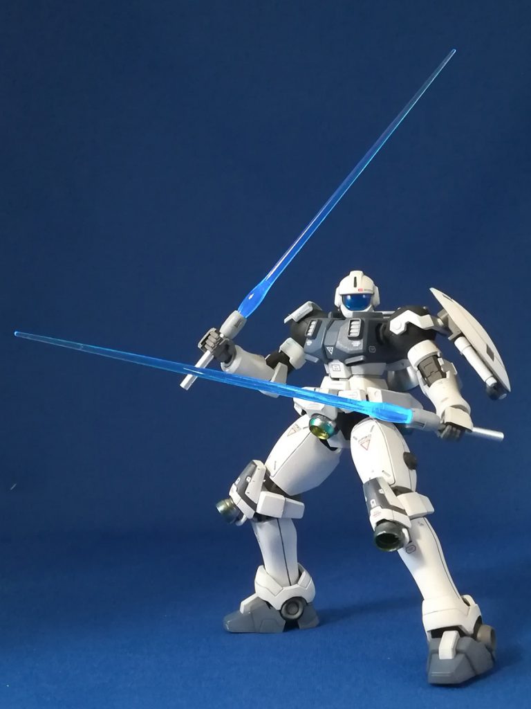 ガンプラバトルでは恐らく高出力になるであろう？LEDハイパービームサーベル。
通常は一本ですが、決戦時等は二刀流にも。